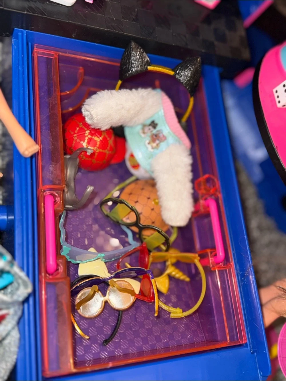LOL Suprise! Camper dolls furniture accessories clothes & a lot more